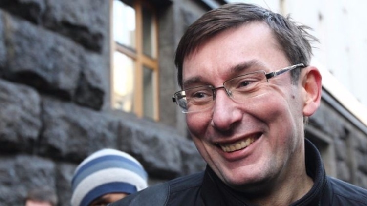 Юрий Луценко уже заявил, что хочет быть личным бвинителем Януковича в суде, telegraf.com.ua