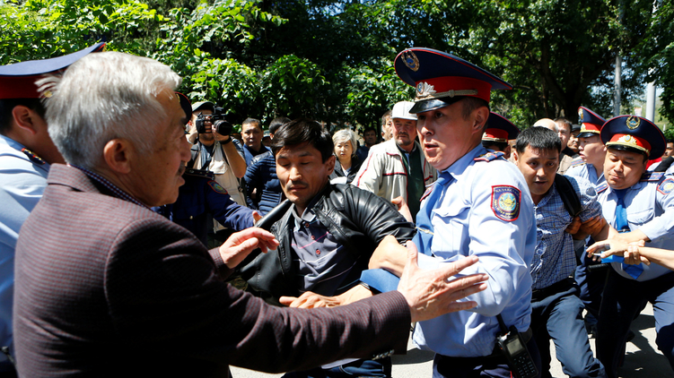 Задержания участников акций протеста в Алма-Ате