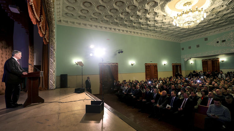 Президент Петр Порошенко ищет поддержки в регионах, фото: president.gov.ua