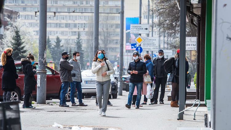 Украинцы в масках. Фото: Страна