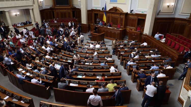 Депутаты Рады предложили обеспечить Зеленского памперсами
