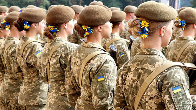 Как женщинам встать на воинский учет и нужно ли это делать. Репортаж 