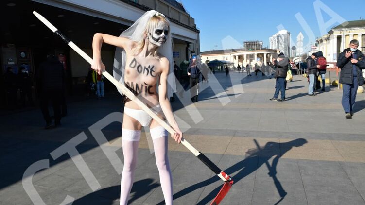 https://img.strana.news/img/article/3782/sekstremistka-femen-s-59_main.jpeg