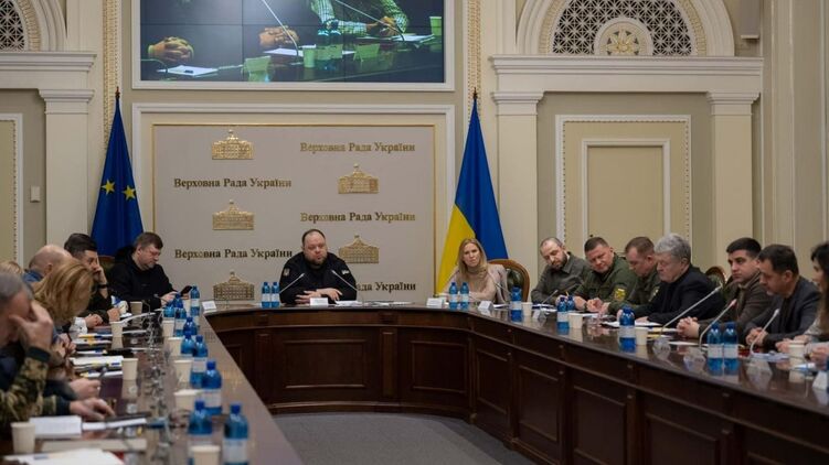 На совместном заседании военного руководства и представителей Рады законопроект о мобилизации решили вернуть в Кабмин. Фото: Telegram-канал Верховной Рады