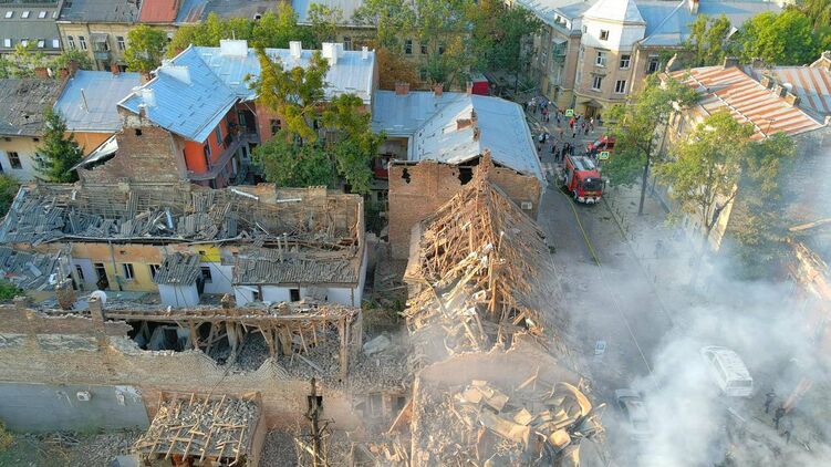 Наслідки удару у Львові Фото: ОВА