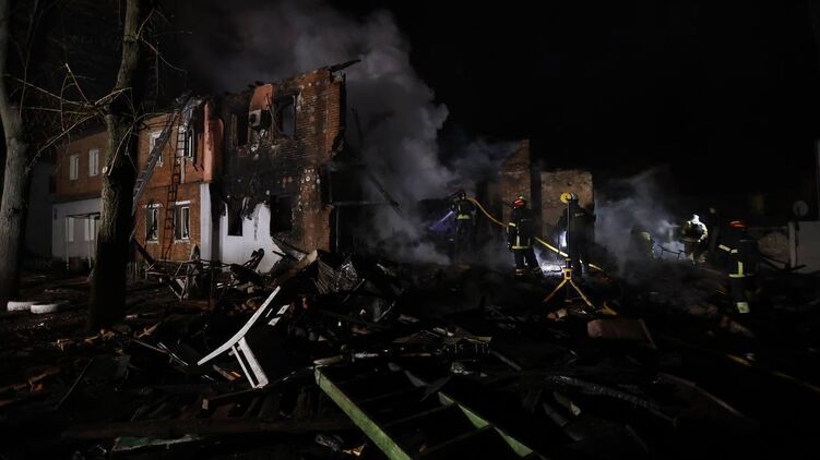 Наслідки російського удару по Харкову. Фото: ОВА
