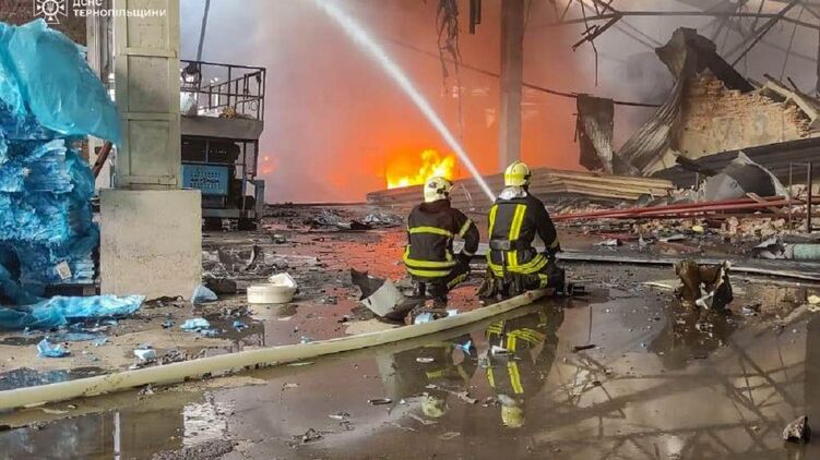 Наслідок масованої атаки РФ. Фото: ДСНС