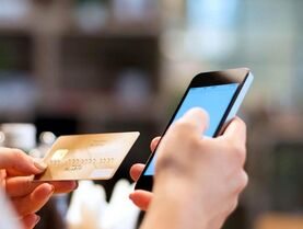 Банкиры отфутболивают переводы украинцев, проваливших финмониторинг, и люди остаются без денег