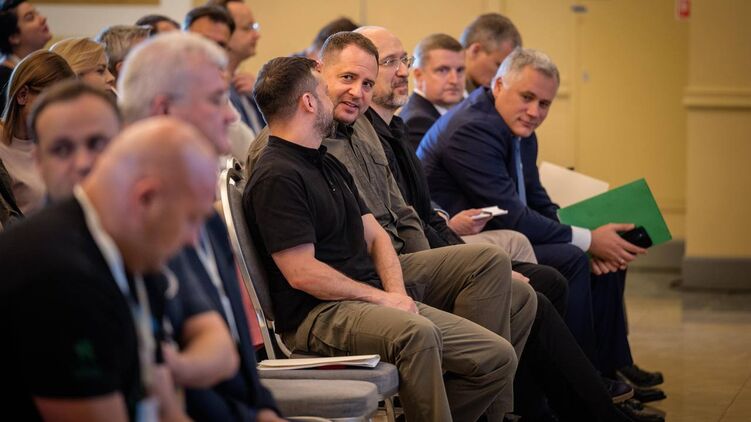 Андрей Ермак, по слухам, сохраняет значительное влияние на государственные дела. Архивное фото: president.gov.ua