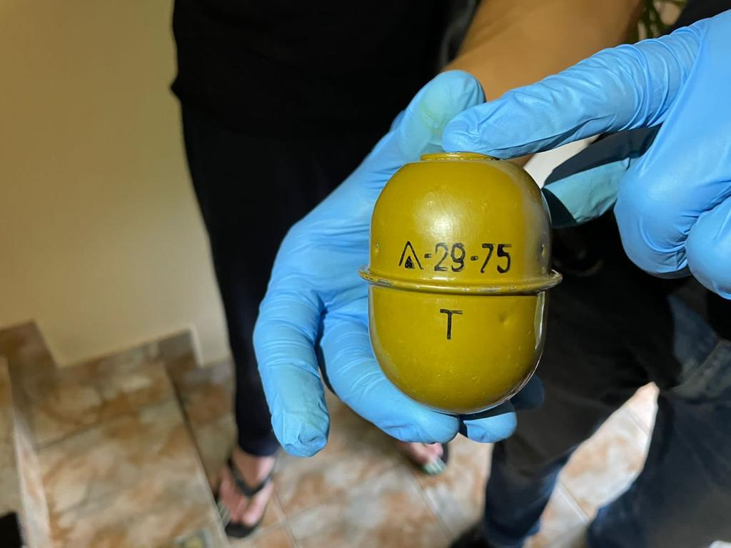 Преступник в форме курьера Glovo и его подельники украли крупную сумму денег в Днепре