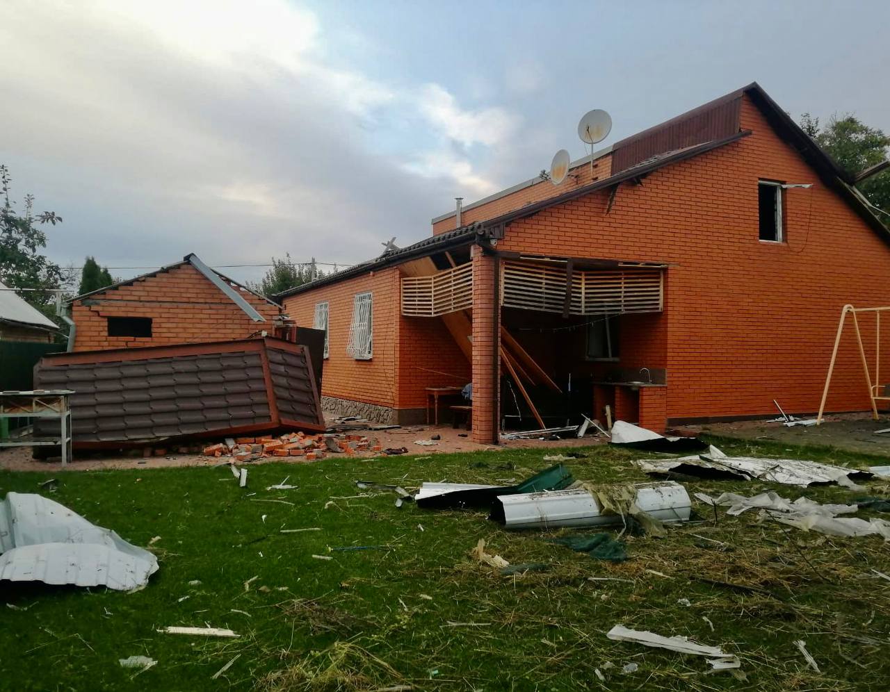 Обстрел Днепропетровской области, пострадали Никополь и Марганец