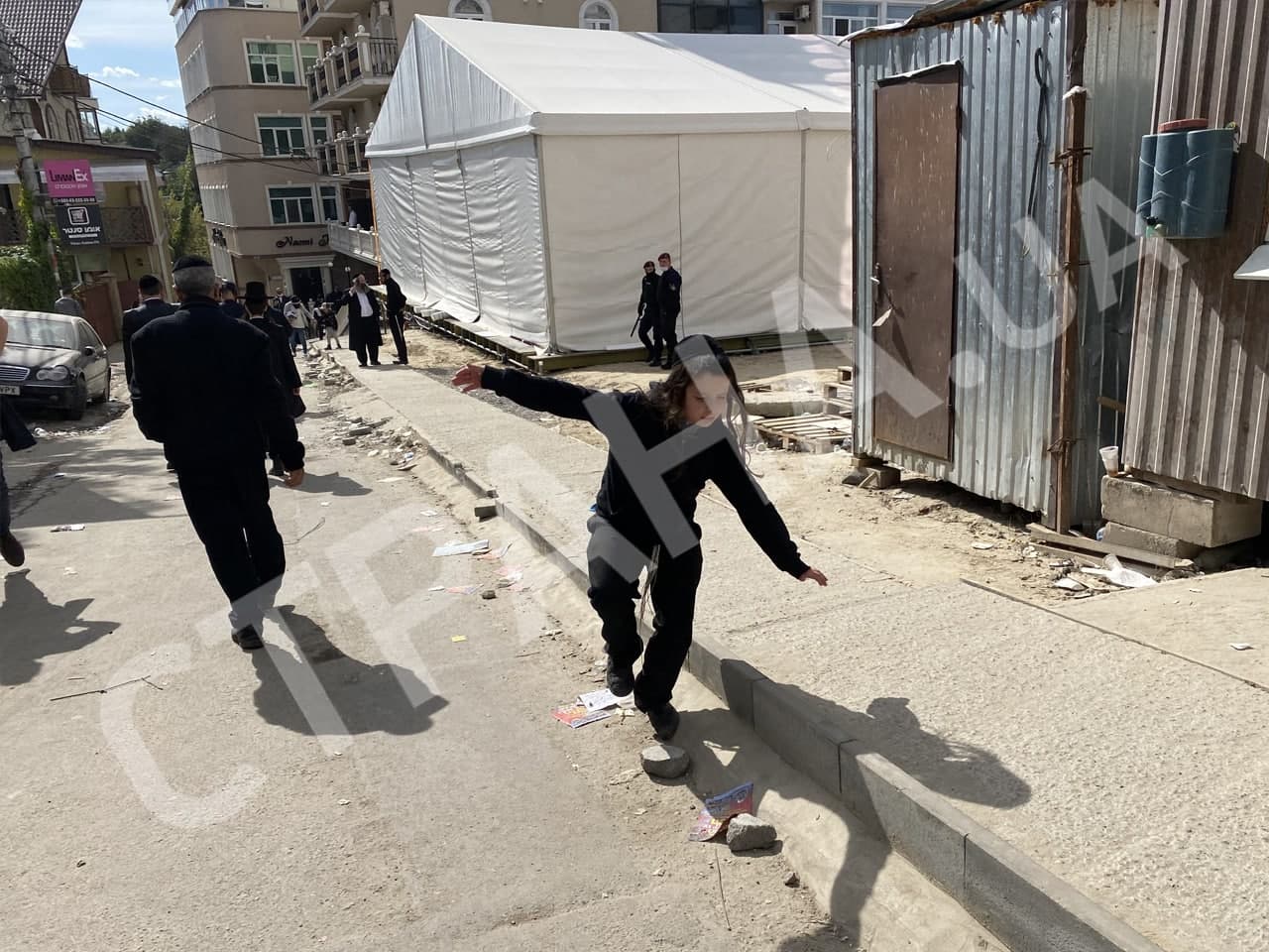 Юный хасид на праздновании еврейского Нового года