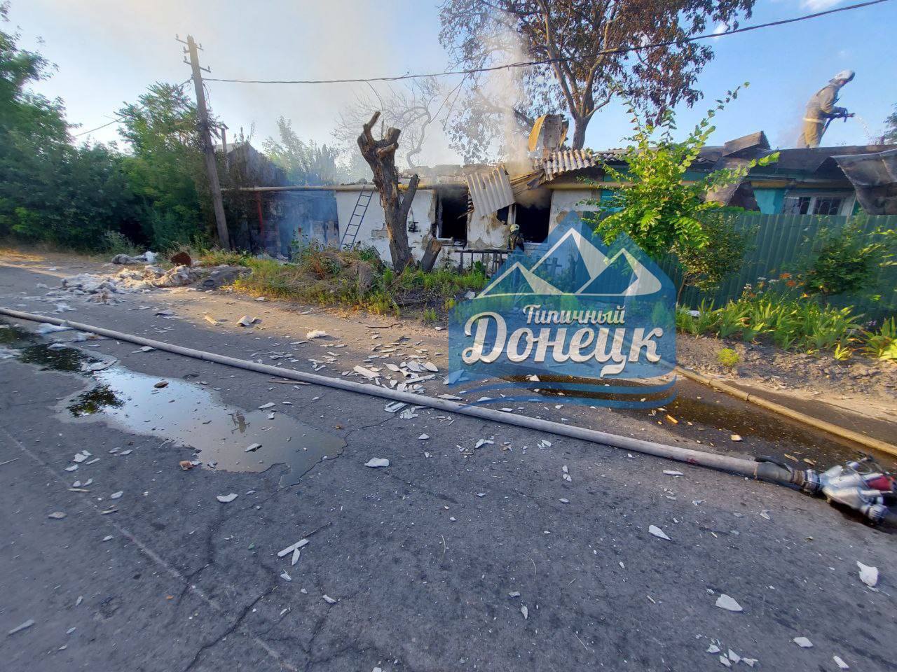 Последствия обстрелов в Донецке