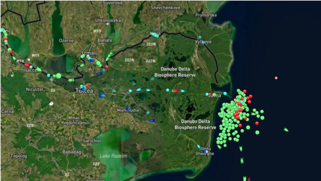 В Черном море у входа в дельту Дуная образовалась пробка с судов, загруженных украинским зерном