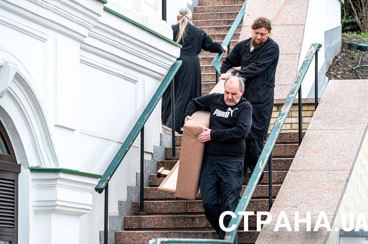 Виїзд монахів із лаври, фото 5