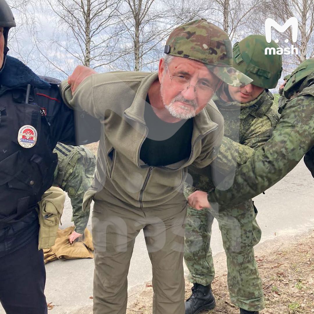 Под Брянском упал самолет