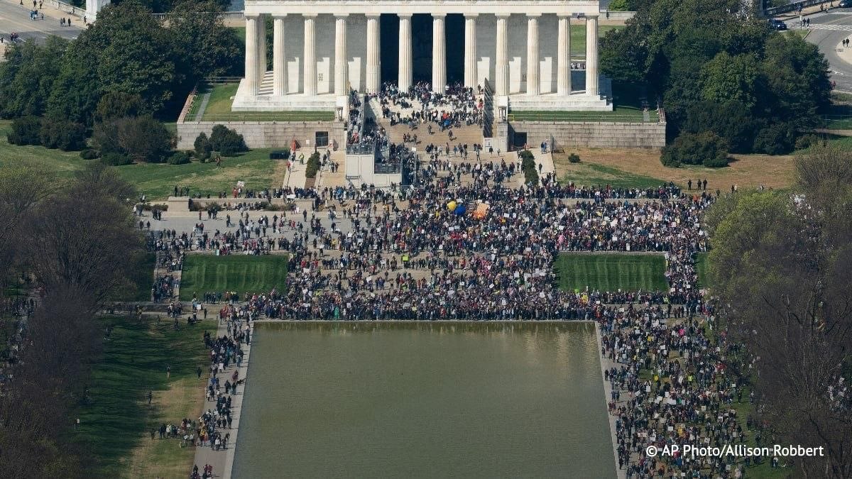 Фото протестів у США. Джерело – © AP Photo/Allison Robert